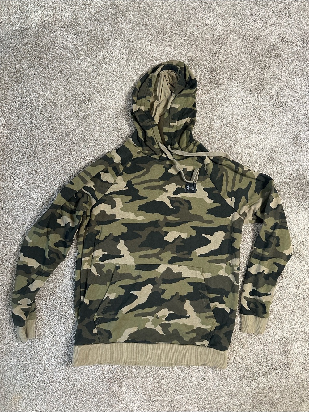 Under Armour Women’s Camo Hoodie Pullover Sweatshirt - Green - worn once M